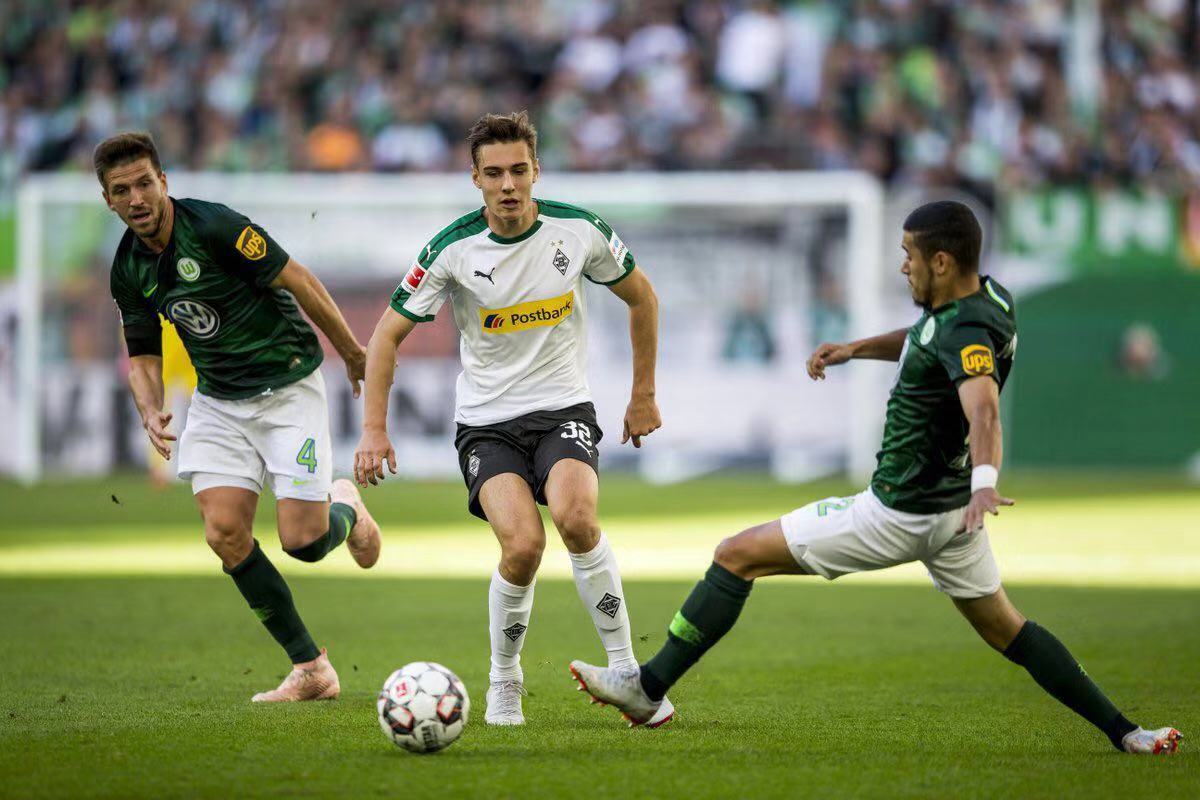 关于柏林赫塔不敌强敌，奋力保住中游位置的信息